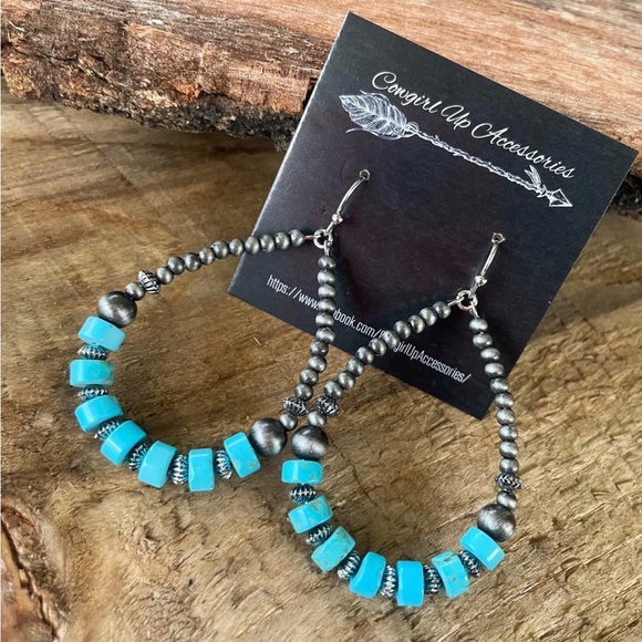 Jewelry - Turquoise & Navajo pearl earrings